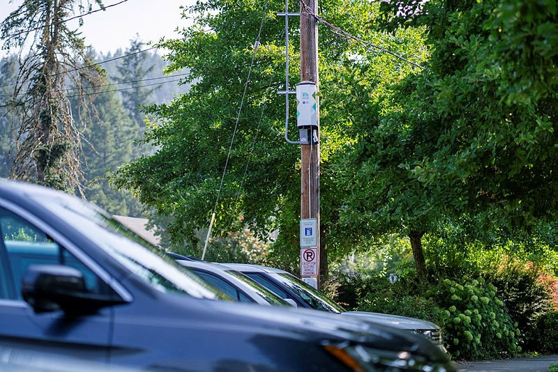 Issaquah Pole Charger