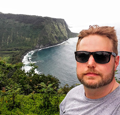ES Chris Stapleton_above a cliff.jpg